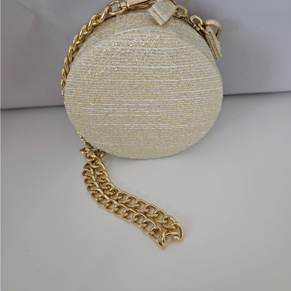 Gold Dior round bag with gold Chain - Picture 4 of 4